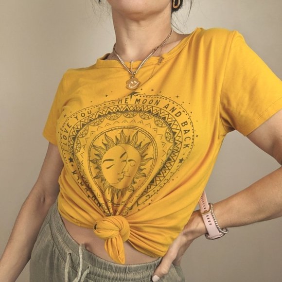 Urban Planet Tops - 🌝🌵SOFT boho moon  tee size medium